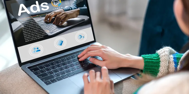 Digital advertising on a laptop